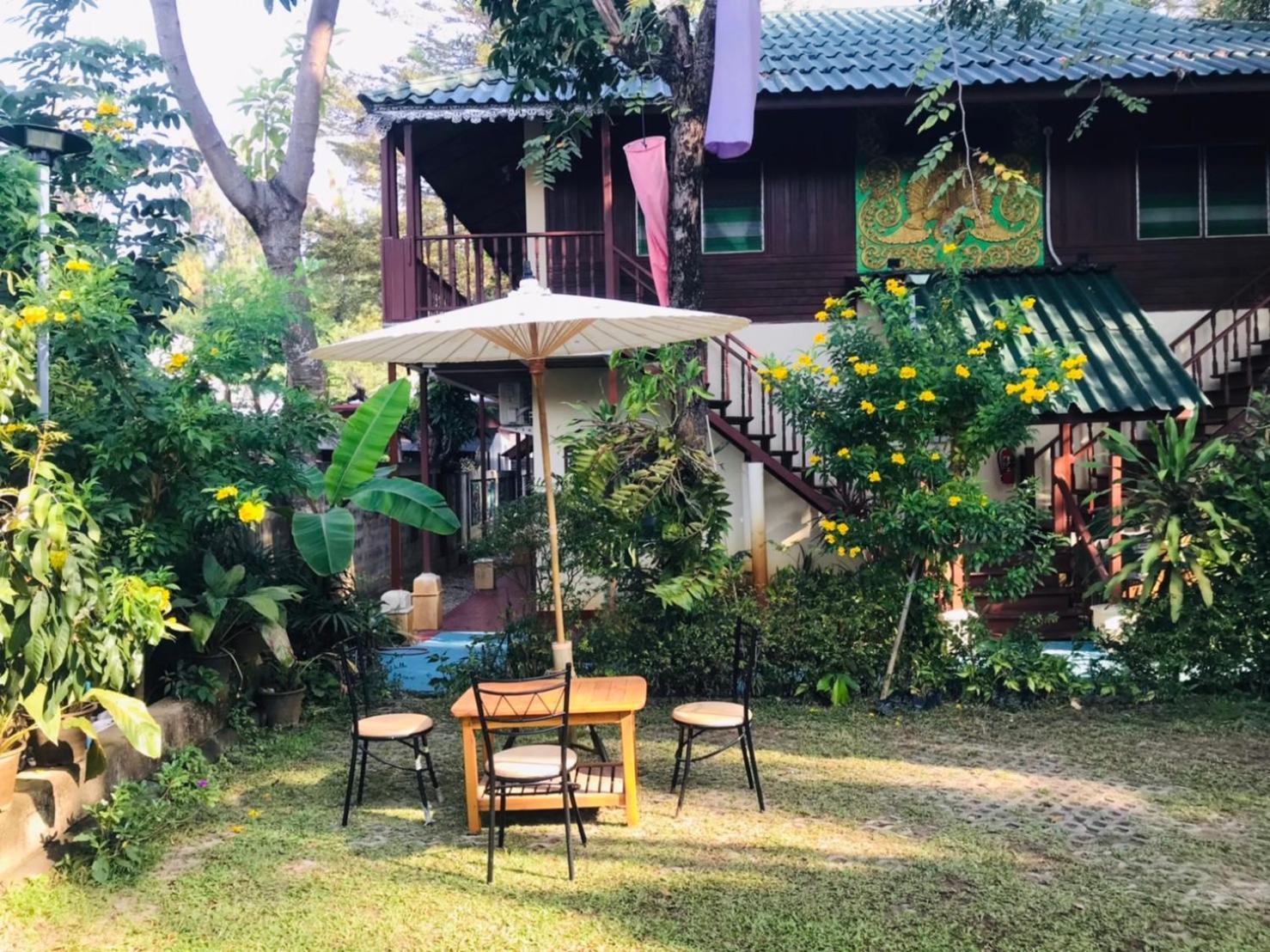 Golden Triangle Palace Hotel Chiang Rai Exteriör bild